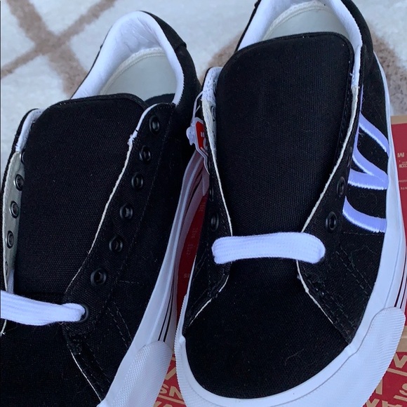 VANS STAPLE BLACK/TRUE WHITE MEN’S - Picture 8 of 16